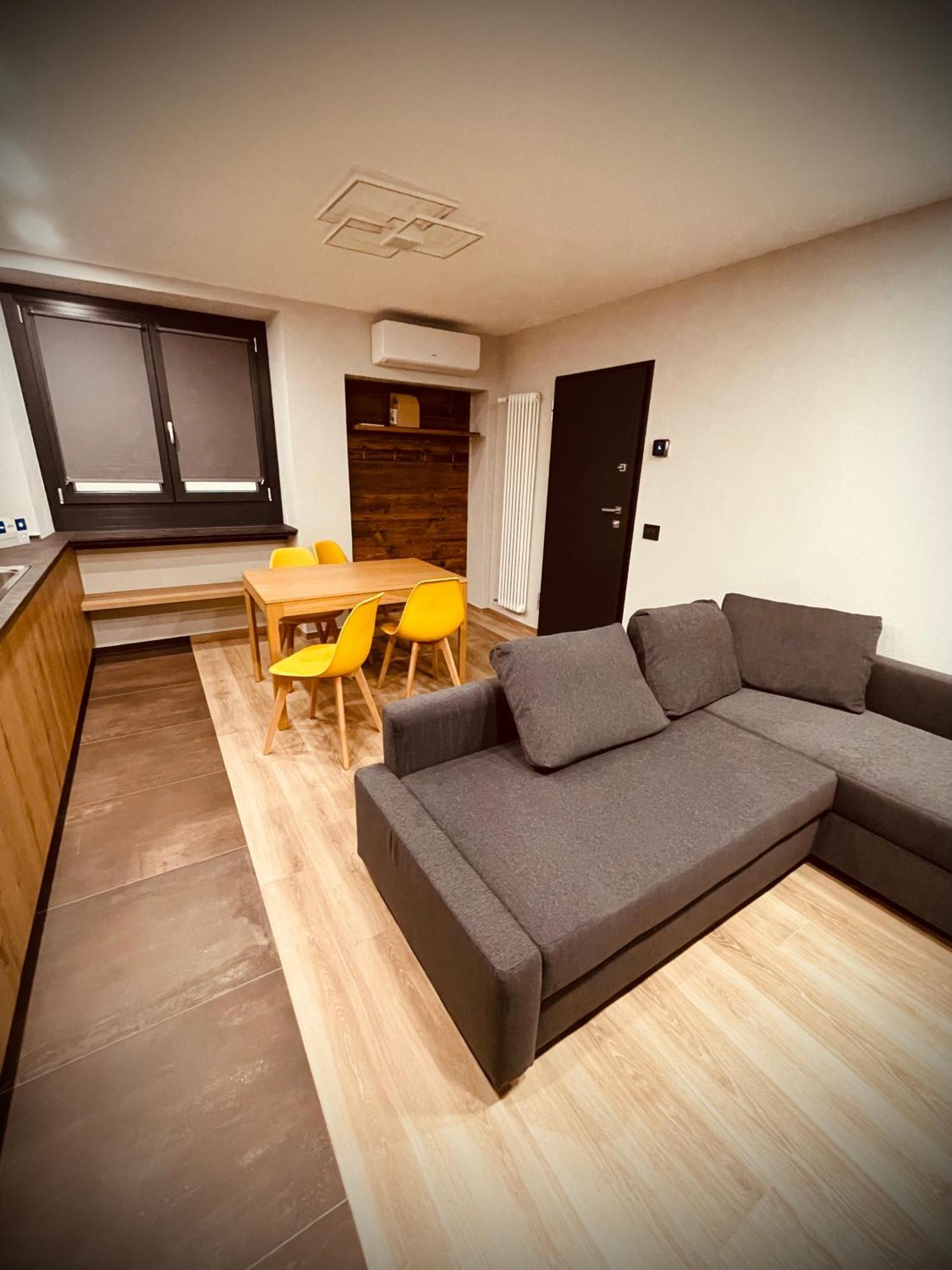 Alpine Hut Apartment Pont-Saint-Martin Exterior photo